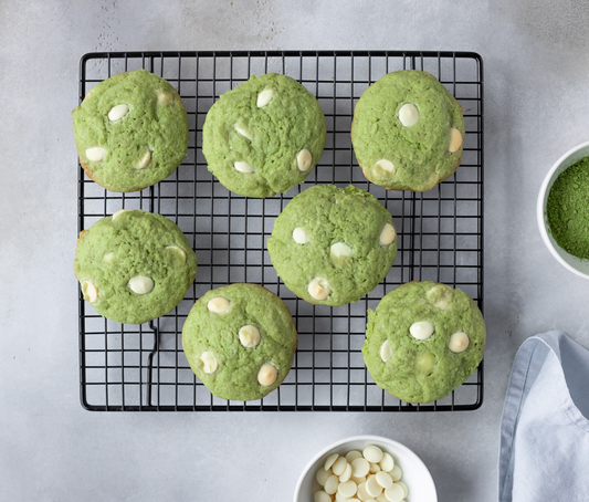 Receta de Galletas de Chocolate Blanco, Macadamia y Matcha: ¡Un Delicioso Bocado con un Toque Exótico!
